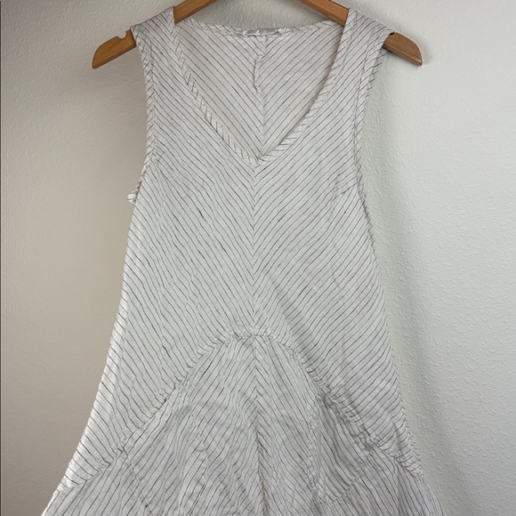 Luna Luz Margarita midi linen dress, pin stripe A line sleeveless pocket tank - Picture 5 of 9